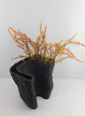 现代简约黑色树脂蜂窝U形花器摆件 客厅茶几玄关样板房家居装饰品