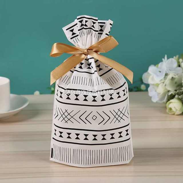 Frosted gifts, snacks, candy, cookies, bunch, pocket, towel, small storage bag, fresh drawstring, plastic large packaging bag