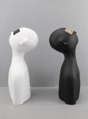 现轻奢蒙眼孩人物雕塑树脂摆件儿童房电视柜样板房家居装饰品