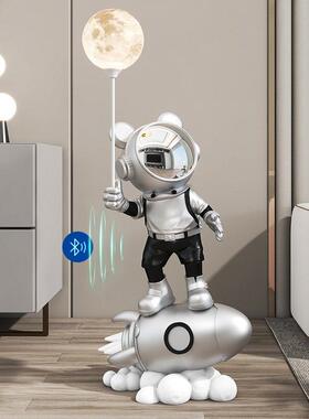 踩火箭宇航员时尚太空人摆件家居儿童房卧室床头落地卡通小夜灯