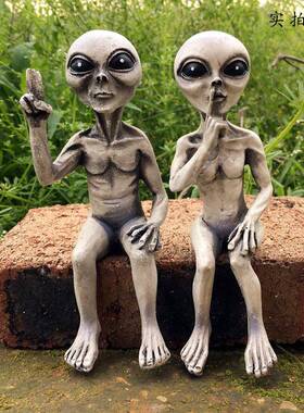 新款直销现货跨境外星人树脂搞怪小矮人天使树脂摆件园林装饰圣诞