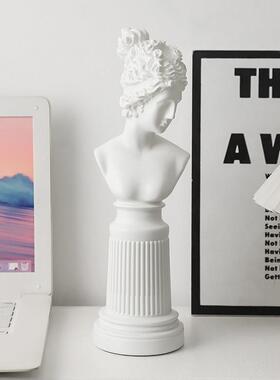 北欧创意人物摆件客厅电视柜装饰品高级感家居饰品办公室桌面摆设