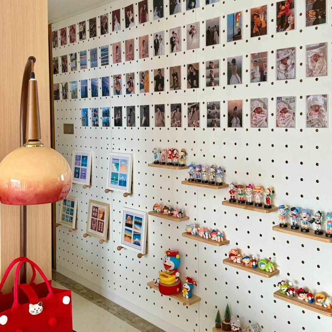 Entrance entrance creative photo wall solid wood hole board storage rack whole wall family portrait children's photo display rack