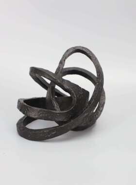 新式0129创意铸黑色缠绕球摆件铁样板房售楼部卧室书房桌面软装饰