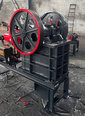 移动式河石混凝土金属矿石碎石机鄂式破碎机鹅卵石建筑垃圾制砂机