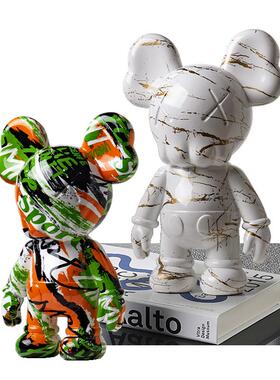 网红房kaws系20240620列客厅酒关柜玄书桌面高端树脂摆饰创意公桌