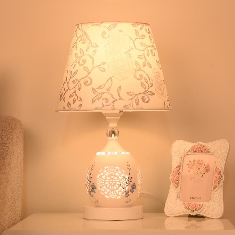 Authentic European ceramic table lamp, book, modern guest room, bedside lamp, feeding room, personalized bedroom, romantic style