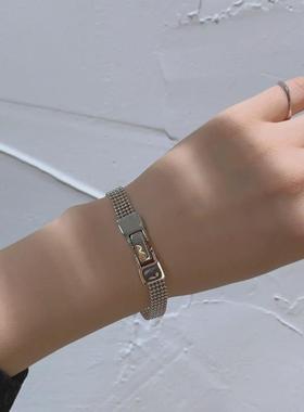 高档TSyusha高级质感*冷淡风9镯5纯银锤面手好2搭配简约表带手链3