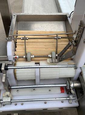 商用全自动牛丸鱼丸穿串机无骨鸡柳穿串机器肉类全自动穿串机