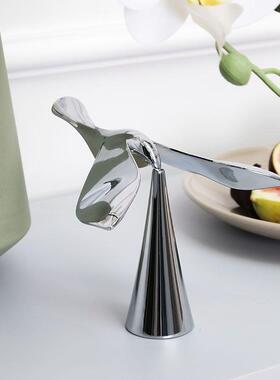 平衡鹰飞鸟开瓶器摆件重力鸟不倒翁家用客厅餐边柜桌面高级装饰品