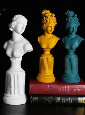 客厅摆件轻奢高级感2025新款北欧淑女半身女神办公室卧室酒柜样板