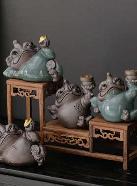 新中式桌面招财金蟾摆件茶桌桌面茶宠茶玩精品可养哥窑开片装饰品