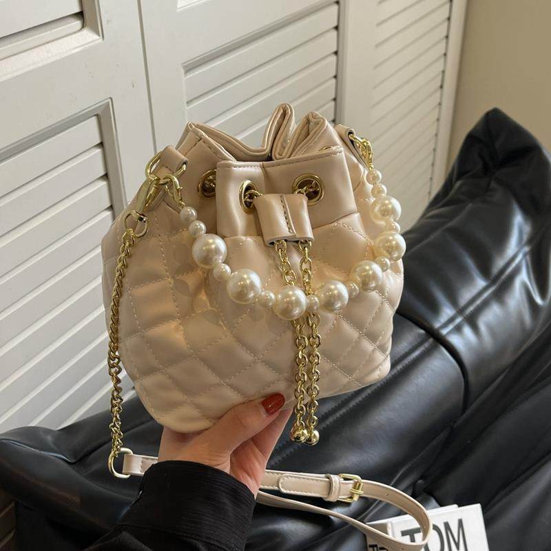 高级质感小包包女2025新款流行爆款菱格链条斜挎包珍珠手提水桶包,淘宝优惠券,粉丝福利购,淘宝优惠卷