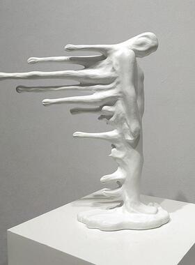 创意抽象逆行者人物雕塑摆件励志玄关房间轻奢办公桌面装饰品摆设