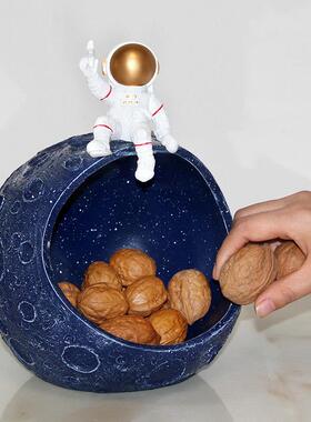 创意太空人太空人玄关钥匙收纳摆件高端入户桌面收纳盒轻奢装饰品