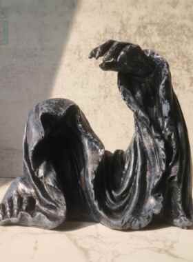 装饰品摆件新款恐怖哥特朋克摇滚树脂黑袍死神北欧式惊悚诡秘鬼屋