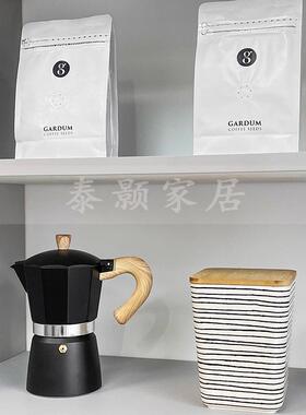 现代样板间厨房橱柜软装摆件家居饰品储物罐托盘咖啡杯套装