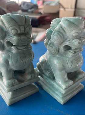 玉石狮子摆件 绿玉狮子手工雕刻