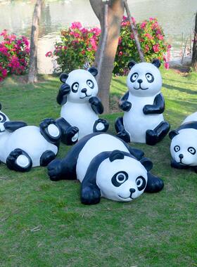 户外玻璃钢彷真熊猫雕塑公园景区草坪装饰摆件幼儿园商场造景