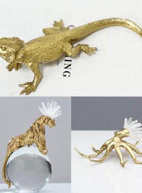 高档动物金钱豹黄铜豹子摆件水晶球蜥蜴样板房餐桌高级感装饰摆件