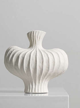 样板房售楼处书柜软装饰品摆设现代简约黑白几何艺术摆件创意花器