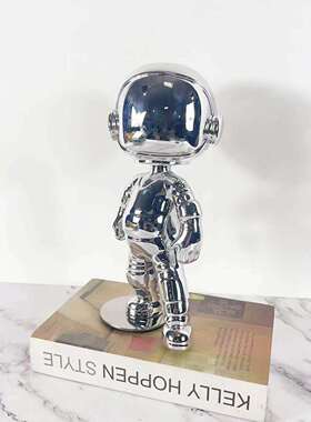 现代轻奢电镀镜面太空人摆件样板间售楼处室内客厅艺术桌面装饰品
