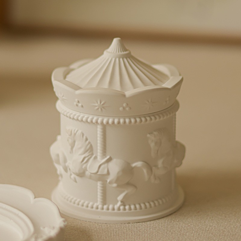 旋转木马香薰蜡烛托台生日礼物卧室摆件家用持久淡香小众高级礼盒 - 图3