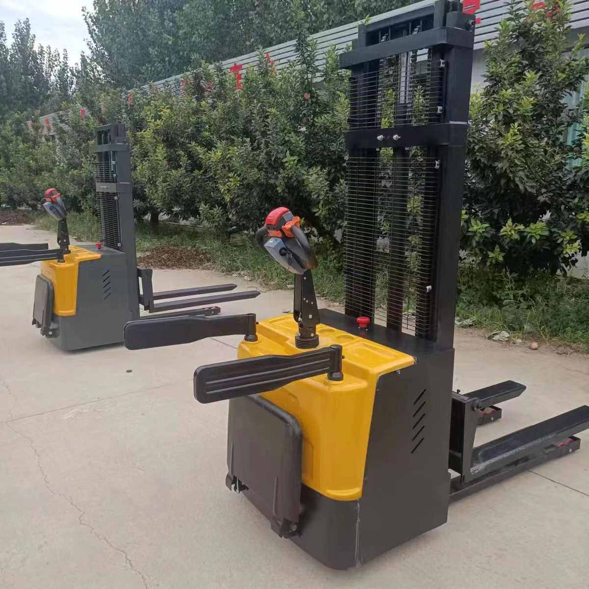 站驾式电动堆高车1.5吨 2吨升降叉车托盘堆垛机 堆高车,淘宝优惠券,粉丝福利购,淘宝优惠卷