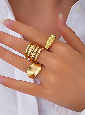 3-piece set of women