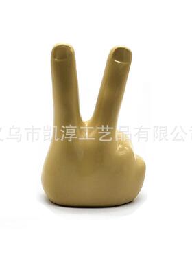 新款直销热销户外汽车搞怪装饰手指比耶树脂工艺艺术品摆件家居竖