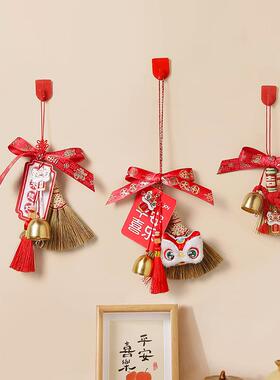 2026马年新款春节过年扫把挂件新年装饰蛇年小挂件入户门把手挂饰