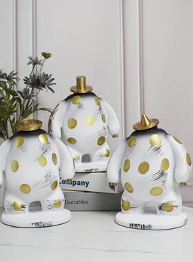 现代无障碍豪华卡通抽象条纹斑点帽子熊桌面雕塑酒店大堂购物中心