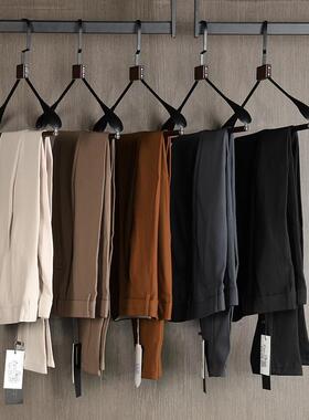 简约现代样板间衣帽间男士西裤裤子陈设配饰道具摆件衣柜饰品轻奢