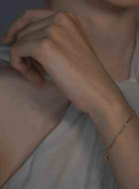 璀璨香槟金仿水晶手链女轻奢小众设计感气质可调节手串2024年新款