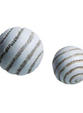 现代极简约软装样板房船形书房树脂表面螺纹白球果盘摆件