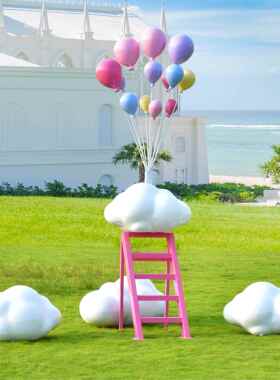 网红玻璃纤维告白气球云朵雕塑风景区商场海边拍照打卡云梯造景大