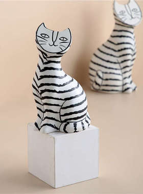 北欧风现代简约黑白条纹猫咪摆件儿童房样板间客厅玄关电视柜摆设