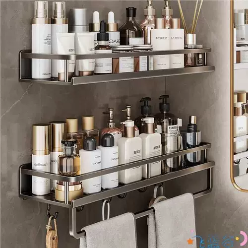 Ванная комната для ванной комнаты не содержит ударов на стене -туалет туалет туалет туалет ванной