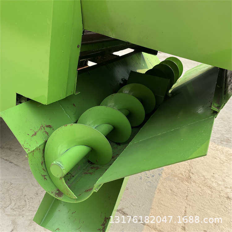 3方电动搅拌撒草饲喂机厂家青贮饲料撒料车养殖场电动小型喂料车,淘宝优惠券,粉丝福利购,淘宝优惠卷