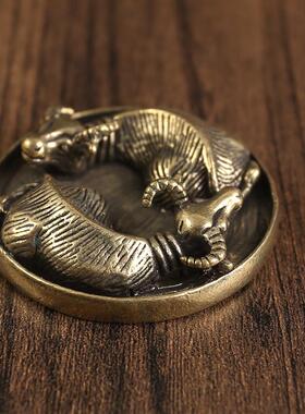 直销新款黄铜扭转乾坤手把件生肖牛办公室桌面摆件纯铜阴阳八卦手