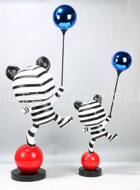 商场网红卡通抽象杂技熊极简黑白条纹熊手拿气球雕塑摆件软装饰品