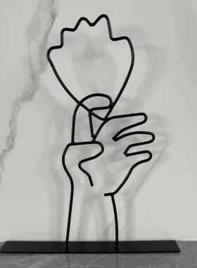 现代极简轻奢铁线抽象人物摆件客厅玄关酒柜电视柜茶几角几装饰品