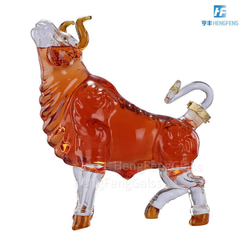 Bull-shaped craft-shaped wine bottle gift ornaments, head-up cow animal-shaped high borosilicate glass bubble wine bottle