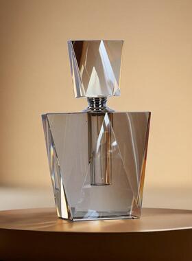 简约样板间香水瓶水晶瓶衣帽间搭配组合化妆台装饰软装饰品摆件