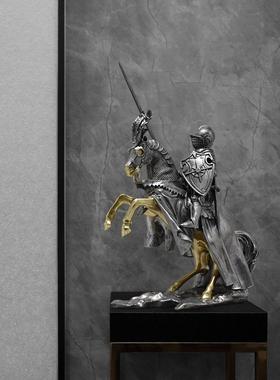 新年摆件客厅摆件高端大气上档次欧洲复古骑士电视柜酒柜办公室装