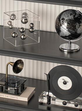 现代音乐主题轻奢样板间售楼处书房黑胶复古唱片机软装组合摆件