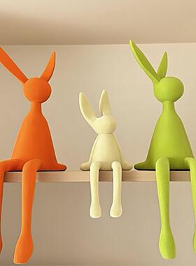 克莱因蓝色植绒坐姿兔子摆件高级感小众客厅电视柜网红道具装饰品