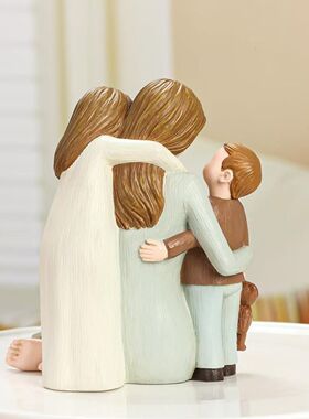 跨境一家三口人物树脂雕像温馨亲情家居装饰节日母亲节礼物小摆件