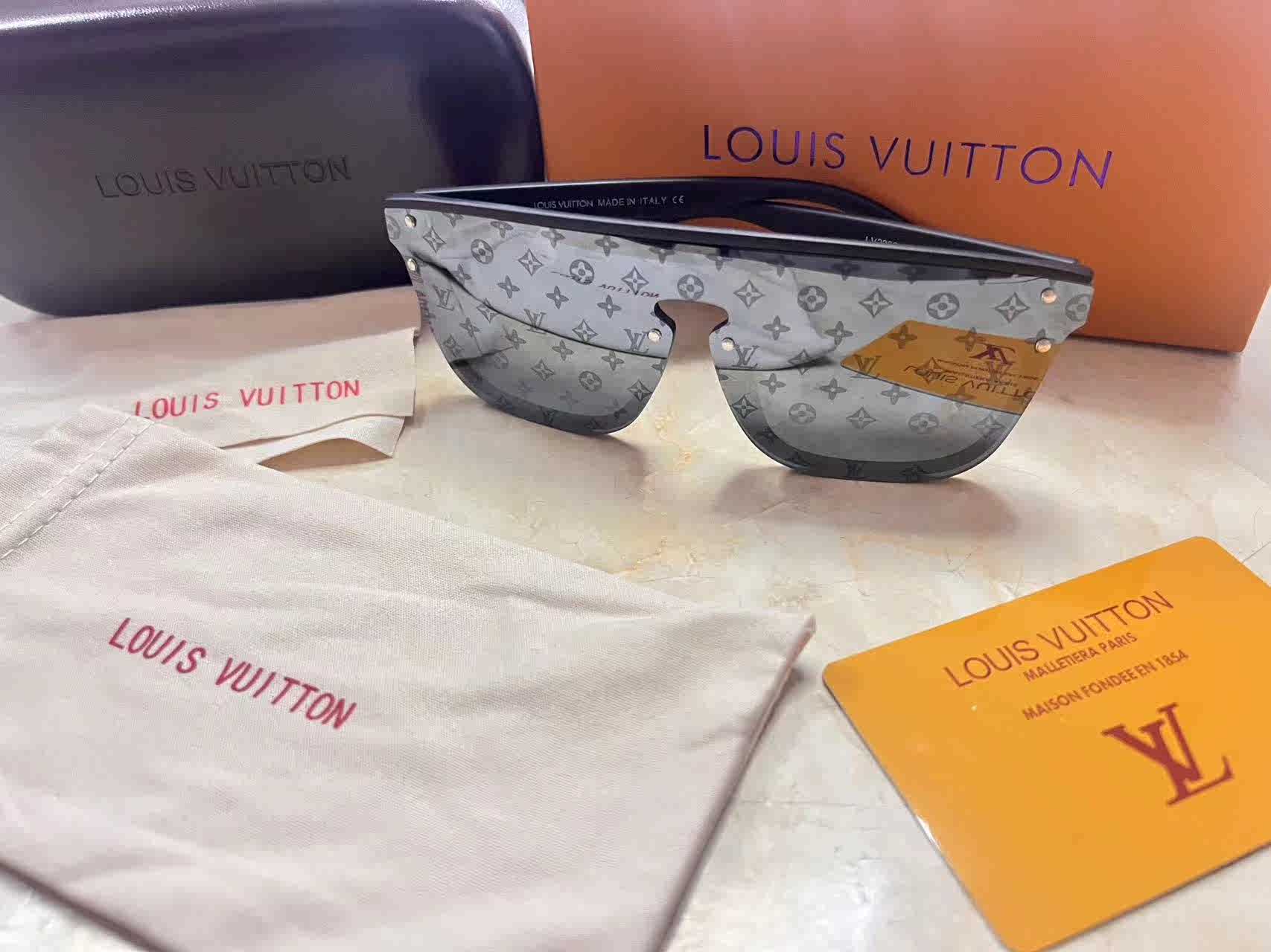 Louis Vuitton Lv Trunk Pilot Sunglasses (Z1508U)