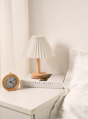采购网红褶皱灯照片道具小物件斯堪的纳维亚家具装饰品覆古台灯B&